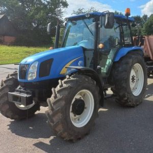 foto 86HP traktor New Holland T5040